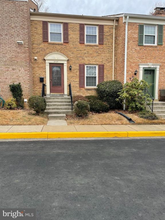 3148 HARTWICK LN, Fairfax, VA 22031