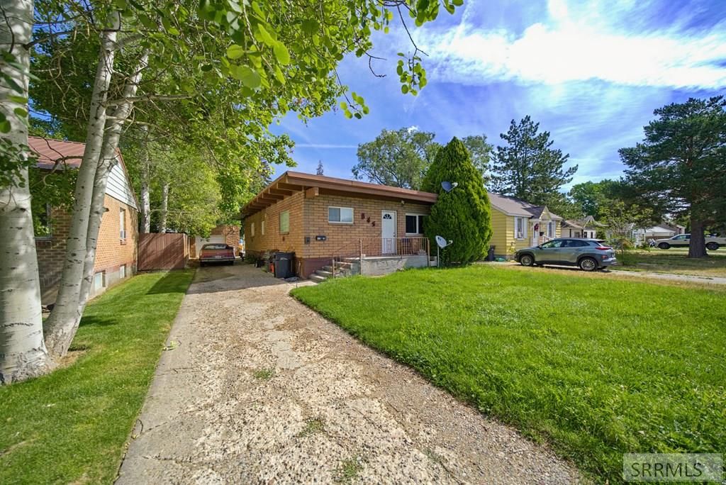 Image 3 of property listing at 845 12th Street, Idaho Falls, ID 83404