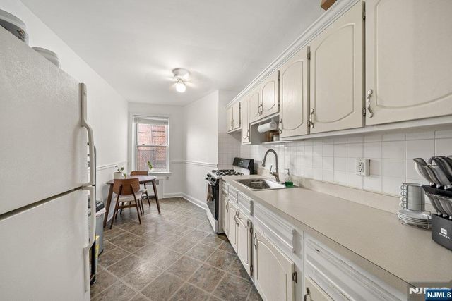 155 Union Avenue 212, Rutherford, NJ 07070