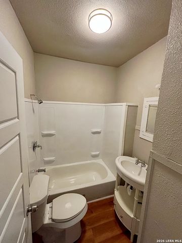 1126 Essex, San Antonio, TX 78210