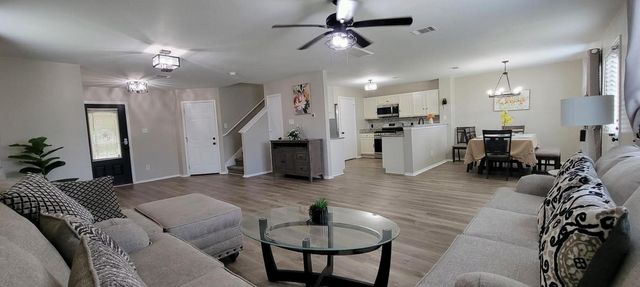 6908 Campina XING, Del Valle, TX 78617