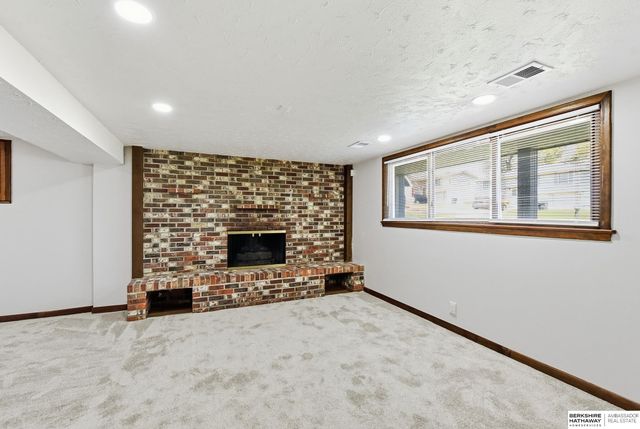 9641 Sahler Street, Omaha, NE 68134