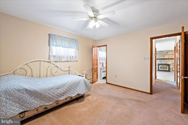 1240 RIDGE AVE, Whitehall, PA 18052