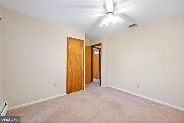 1240 RIDGE AVE, Whitehall, PA 18052