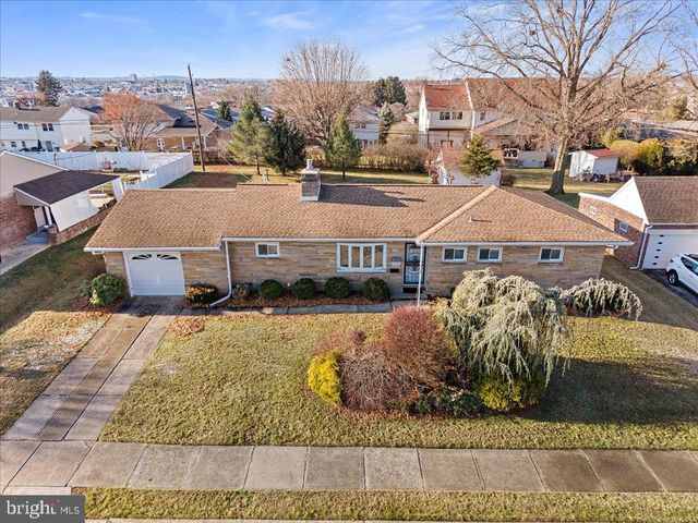 1240 RIDGE AVE, Whitehall, PA 18052