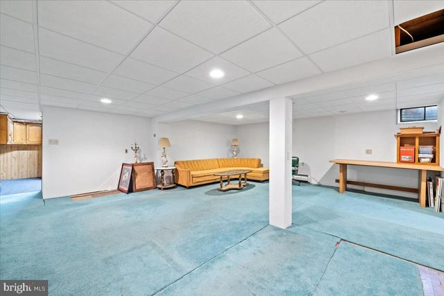 1240 RIDGE AVE, Whitehall, PA 18052