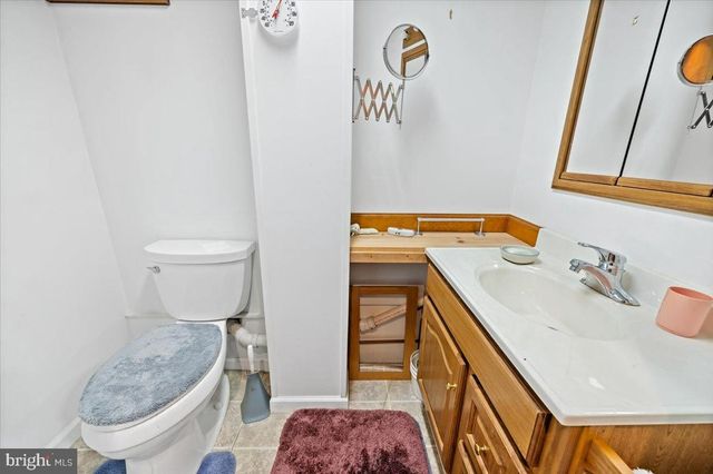 1240 RIDGE AVE, Whitehall, PA 18052