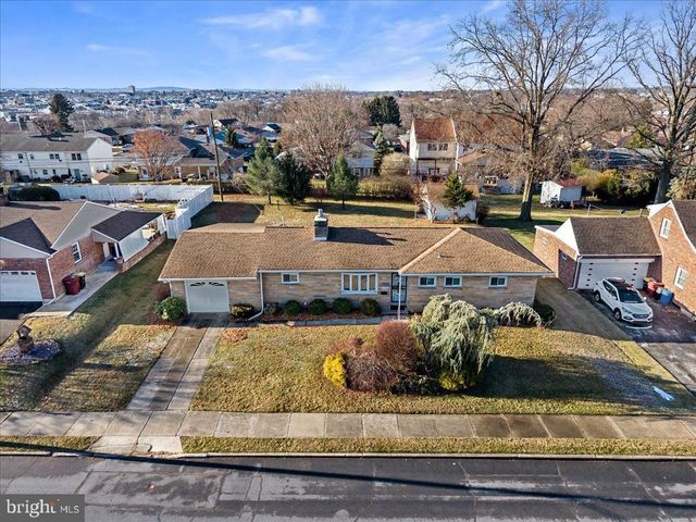 1240 RIDGE AVE, Whitehall, PA 18052