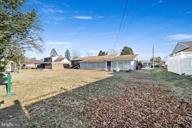 1240 RIDGE AVE, Whitehall, PA 18052