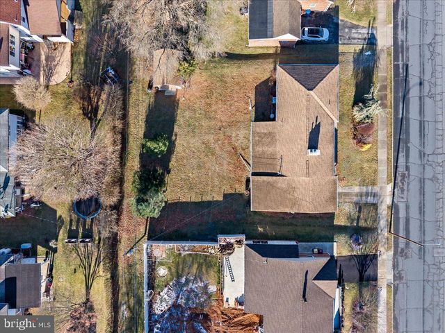 1240 RIDGE AVE, Whitehall, PA 18052