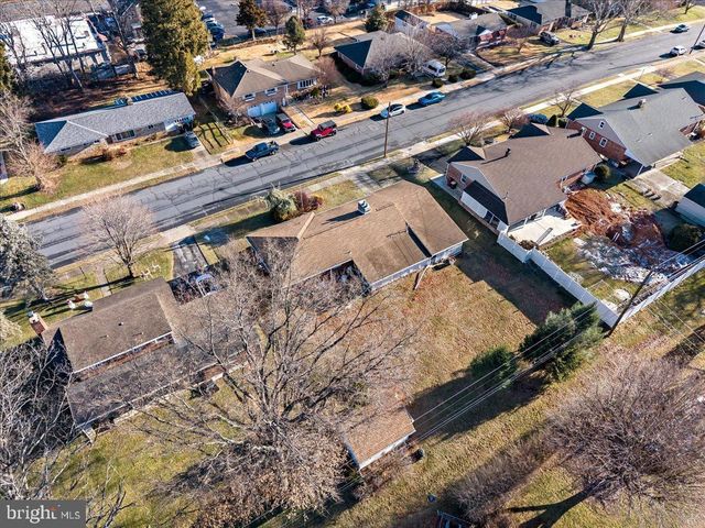 1240 RIDGE AVE, Whitehall, PA 18052