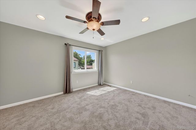 2824 Roundtree Drive, Troy, MI 48083
