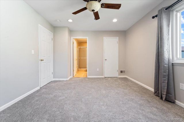 2824 Roundtree Drive, Troy, MI 48083