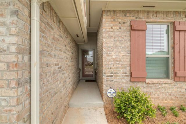 10524 SW 55th Street, Mustang, OK 73064