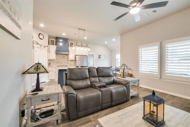 10524 SW 55th Street, Mustang, OK 73064