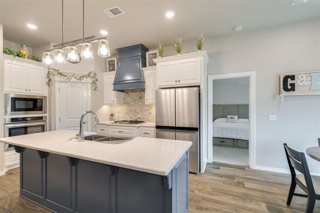 10524 SW 55th Street, Mustang, OK 73064