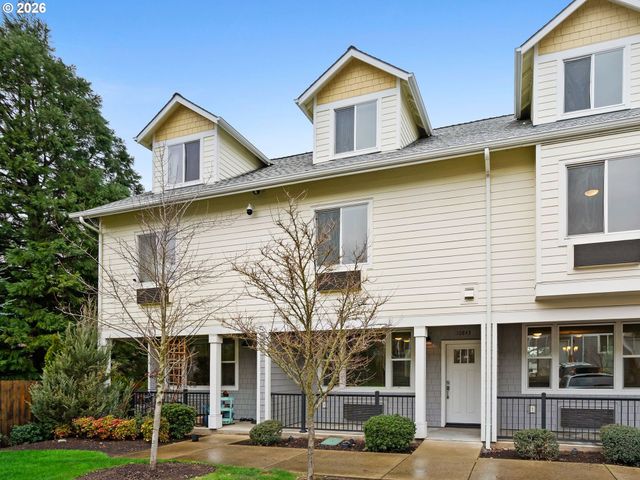 10845 E BURNSIDE St, Portland, OR 97216