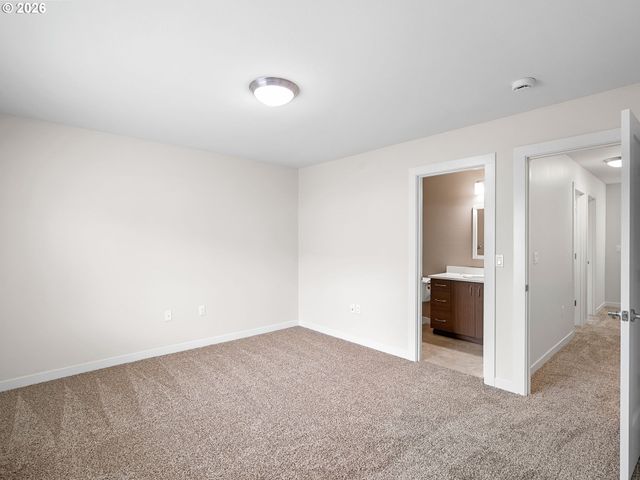 10845 E BURNSIDE St, Portland, OR 97216
