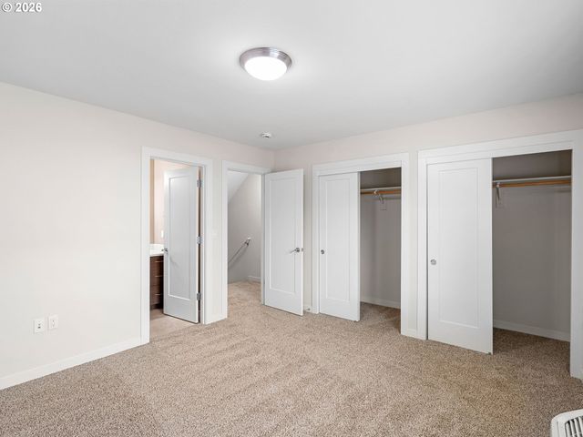 10845 E BURNSIDE St, Portland, OR 97216