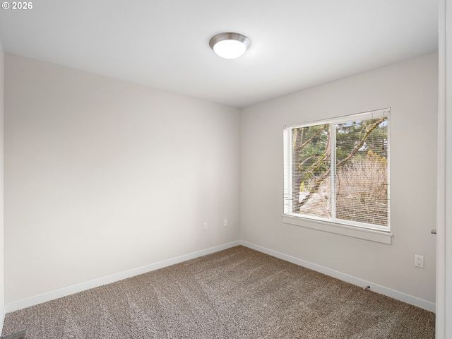 10845 E BURNSIDE St, Portland, OR 97216