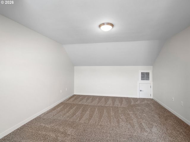 10845 E BURNSIDE St, Portland, OR 97216