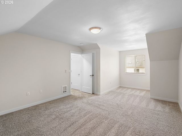 10845 E BURNSIDE St, Portland, OR 97216