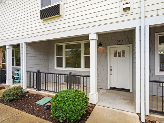 10845 E BURNSIDE St, Portland, OR 97216