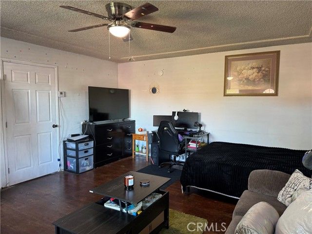 10406 San Carlos, South Gate, CA 90280