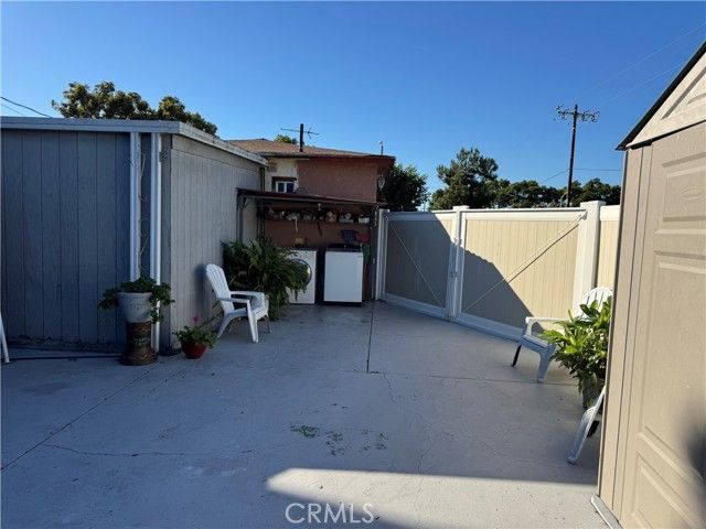 10406 San Carlos, South Gate, CA 90280