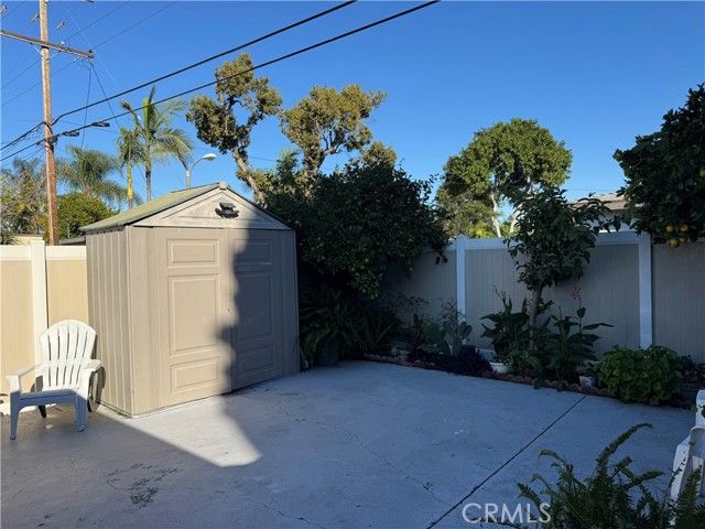 10406 San Carlos, South Gate, CA 90280