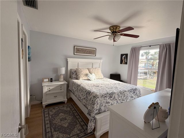 1100 Pondella RD 814, Cape Coral, FL 33909