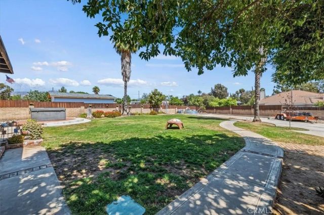 34407 Fairview Dr, Yucaipa, CA 92399