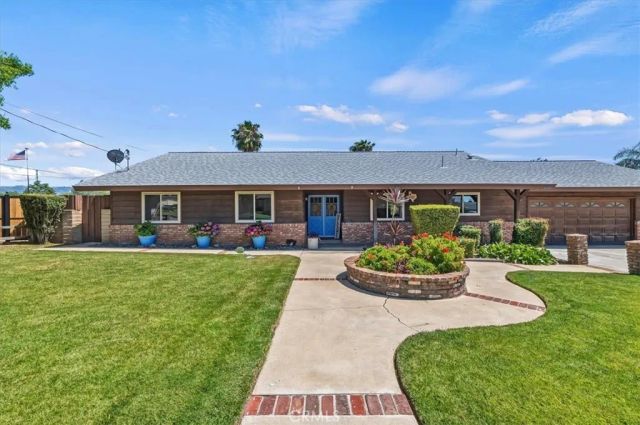 34407 Fairview Dr, Yucaipa, CA 92399