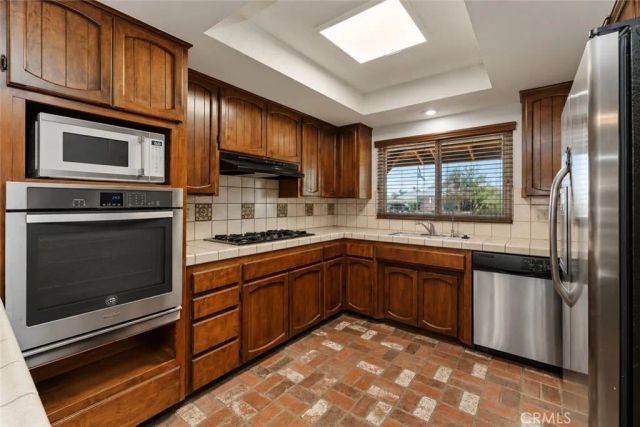 34407 Fairview Dr, Yucaipa, CA 92399
