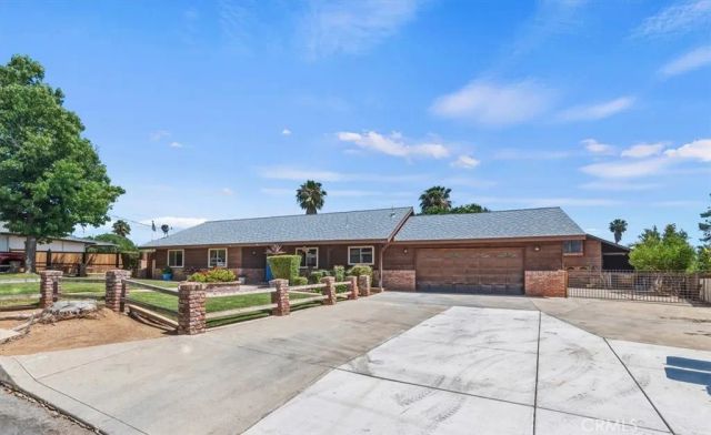 34407 Fairview Dr, Yucaipa, CA 92399