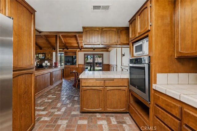 34407 Fairview Dr, Yucaipa, CA 92399