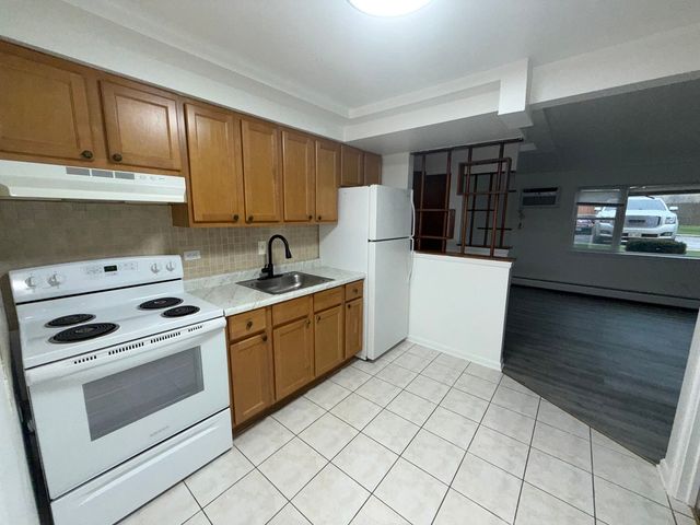 9595 Maple Drive 2N, Rosemont, IL 60018