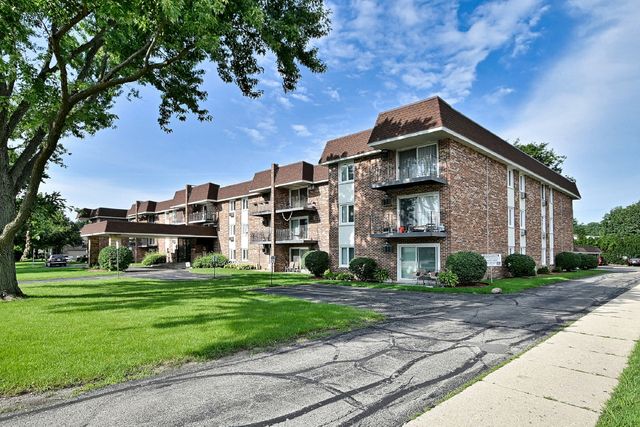 850 S Lorraine Road S 3E, Wheaton, IL 60189