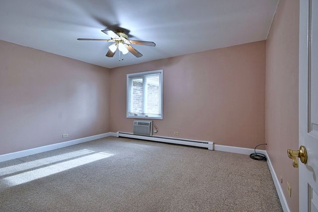 850 S Lorraine Road S 3E, Wheaton, IL 60189