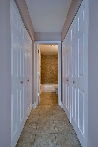 850 S Lorraine Road S 3E, Wheaton, IL 60189
