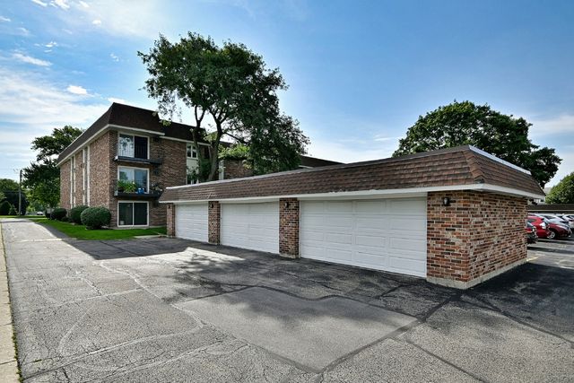 850 S Lorraine Road S 3E, Wheaton, IL 60189