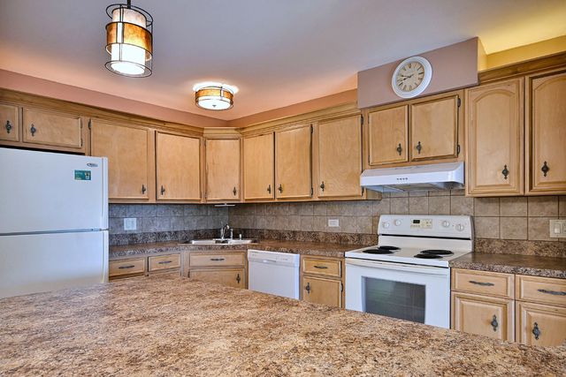 850 S Lorraine Road S 3E, Wheaton, IL 60189