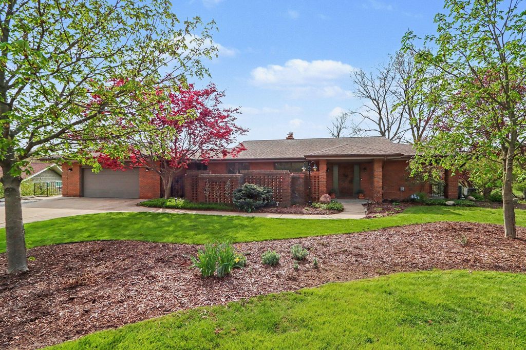 4344 Roxbury Lane, Kalamazoo, MI 49008