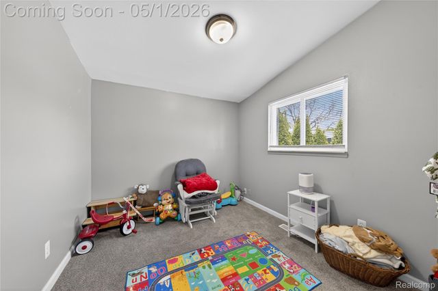 22813 Detour Street, St. Clair Shores, MI 48082
