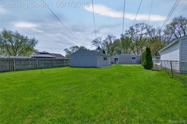 22813 Detour Street, St. Clair Shores, MI 48082