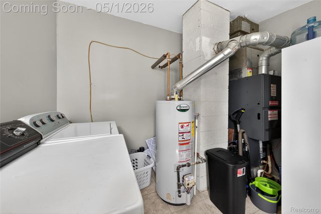 22813 Detour Street, St. Clair Shores, MI 48082