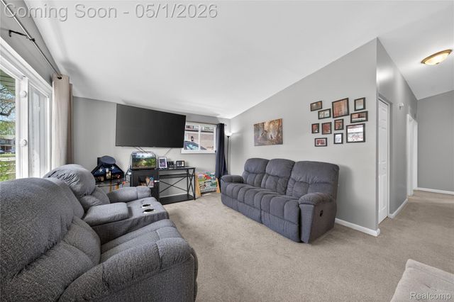 22813 Detour Street, St. Clair Shores, MI 48082