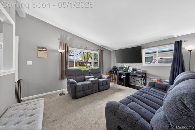 22813 Detour Street, St. Clair Shores, MI 48082