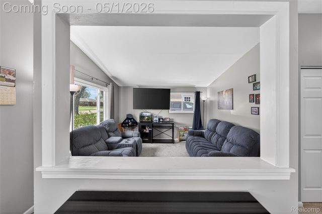 22813 Detour Street, St. Clair Shores, MI 48082