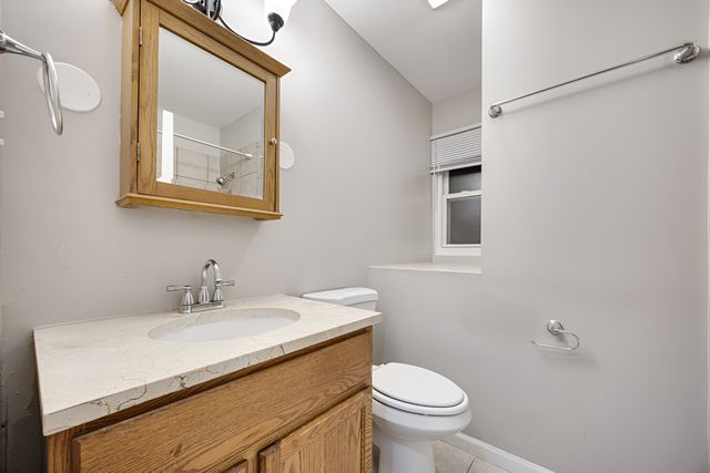 25 N Iowa Avenue, Addison, IL 60101